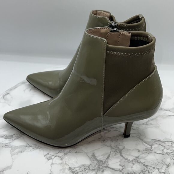 DONALD J PLINER Olive Green Patent Leather Feris Bootie-5M - Picture 3 of 7